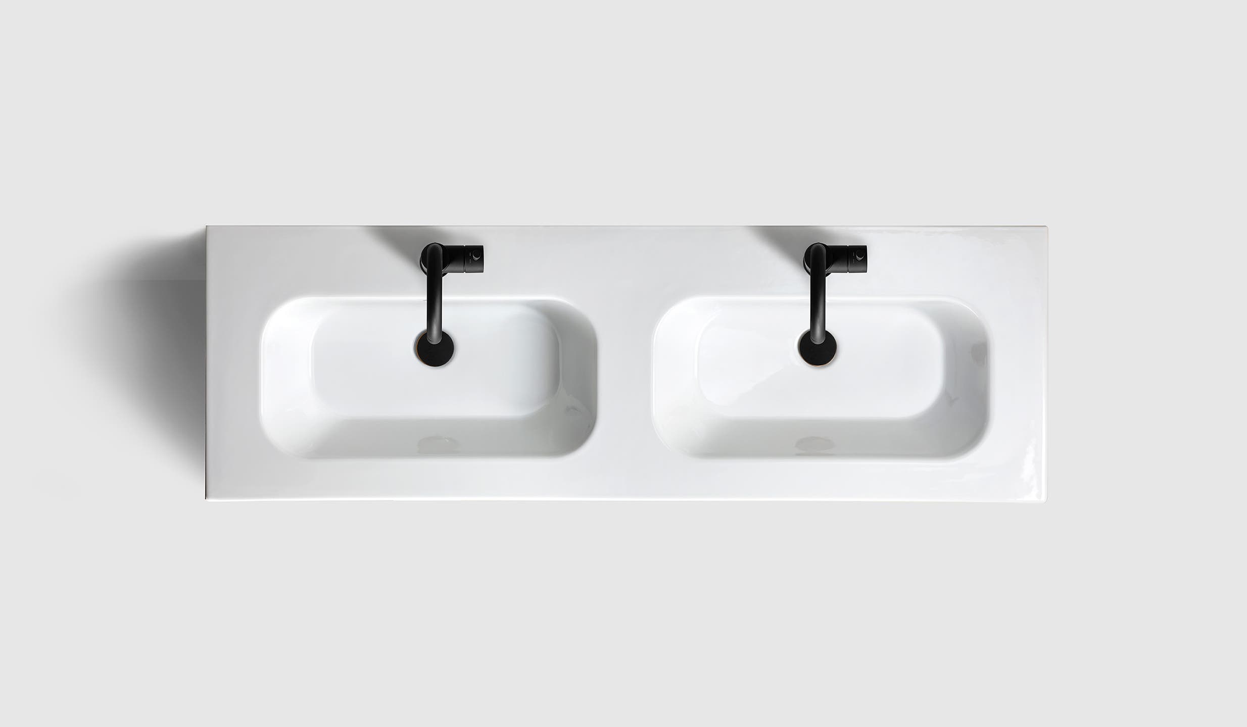 H3/140 - Warm Grey - Porcelain - A2.01 Brass